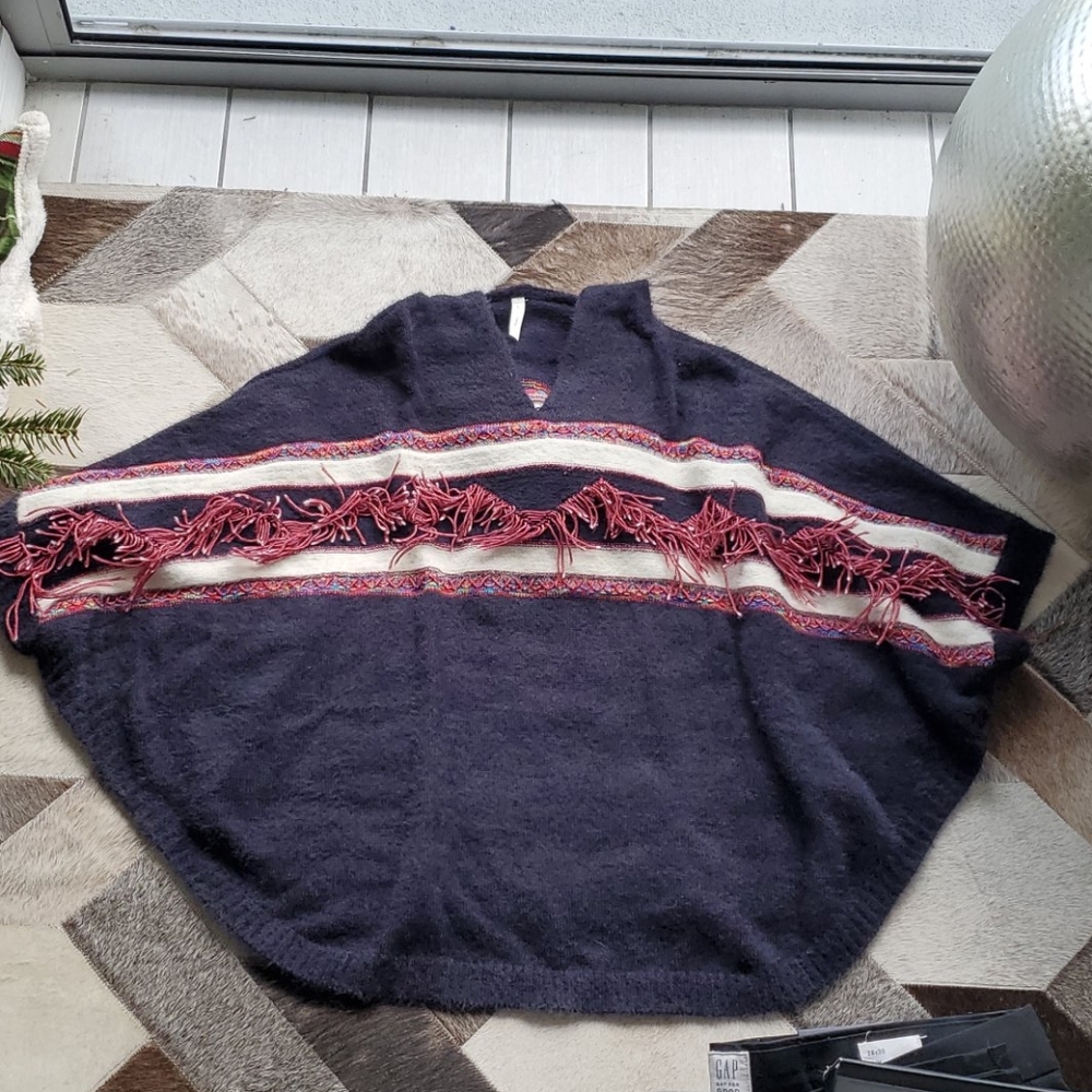 Francescas Cozy Mexican Poncho OS